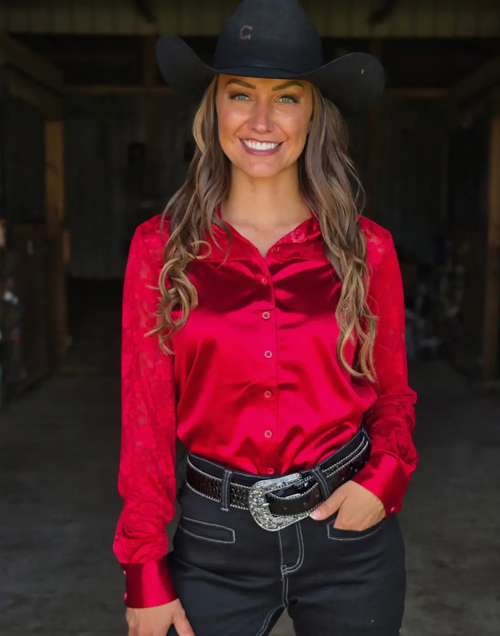 Pullover Button up with lace sleeves in red satin